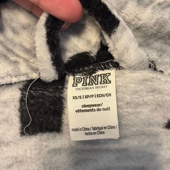 PINK Victoria’s Secret Gray Black Soft Bath Robe XS - Picture 4 of 5